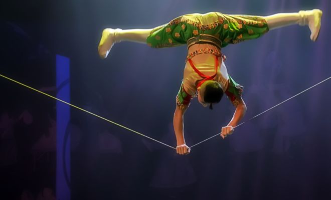 戏小丑嘉年华将在静安体育中心体育馆举办开元棋牌app2025上海六一国际马(图5)